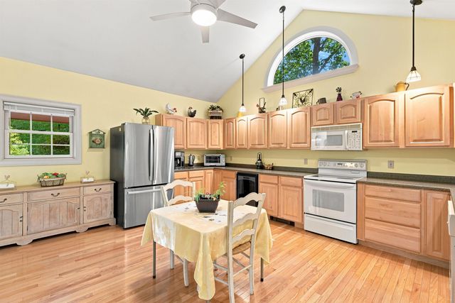 40 Lakewood Drive, Alton, NH 03810