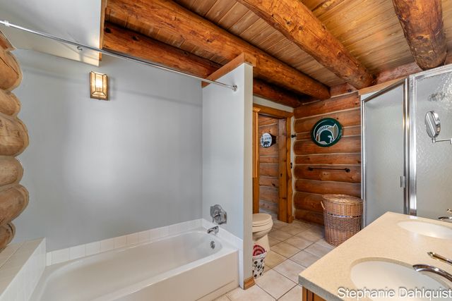 1601 Westwind Court, Laketon Twp, MI 49445