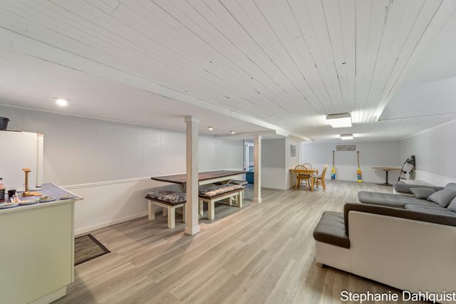 1601 Westwind Court, Laketon Twp, MI 49445