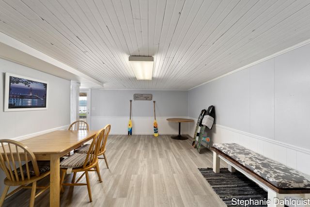 1601 Westwind Court, Laketon Twp, MI 49445