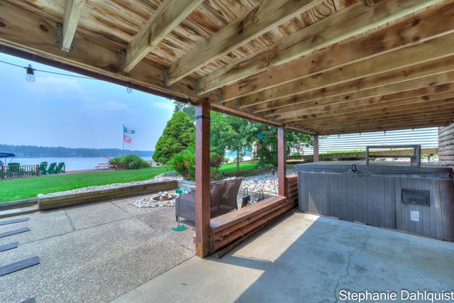 1601 Westwind Court, Laketon Twp, MI 49445