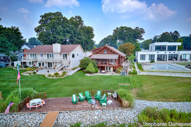 1601 Westwind Court, Laketon Twp, MI 49445