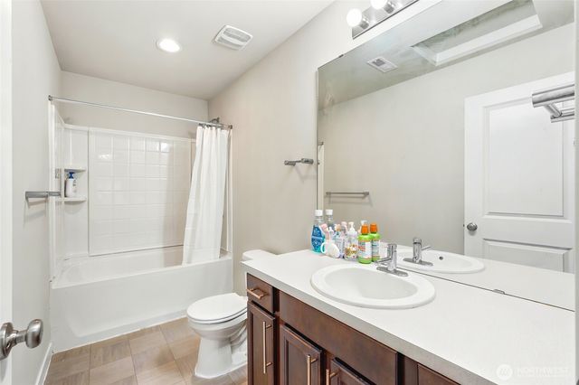 14926 18th Ave W, Lynnwood, WA 98087