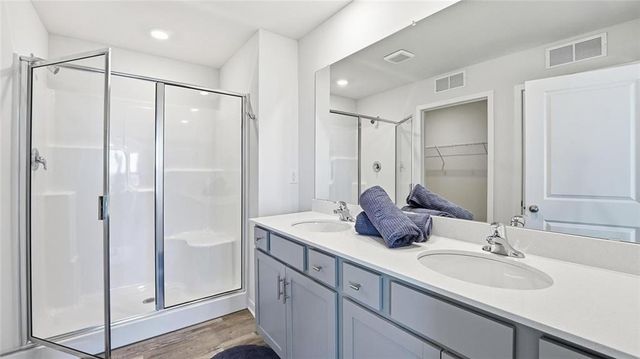 605 Fallen Leaf Drive, Belton, MO 64012