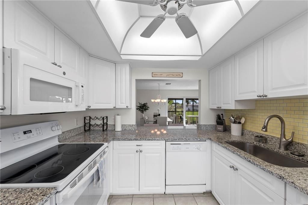 263 Palm DR 4, NAPLES, FL 34112 — photo 5