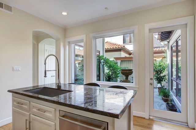 2522 Kingston Street, Houston, TX 77019