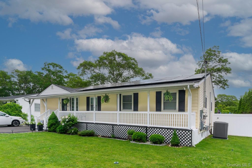 1993 Lincoln Avenue, Holbrook, NY 11741 — photo 3