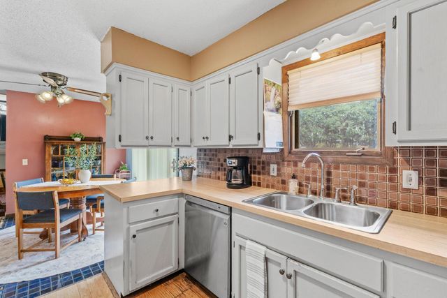 7731 Polaris Lane N, Maple Grove, MN 55311