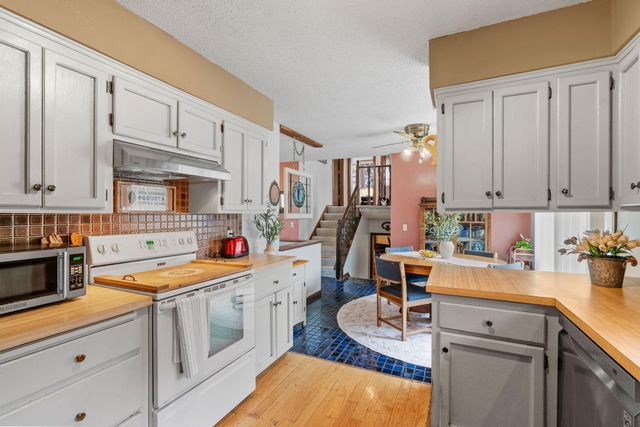 7731 Polaris Lane N, Maple Grove, MN 55311