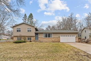7731 Polaris Lane N, Maple Grove, MN 55311