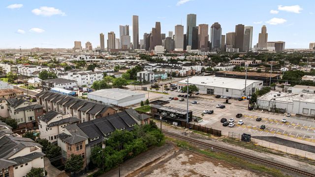 1604 White Street, Houston, TX 77007