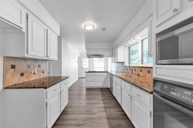 3318 Candleway Drive, Spring, TX 77388