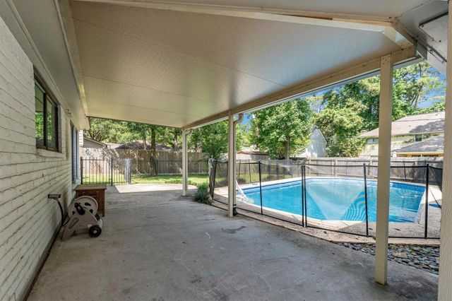 3318 Candleway Drive, Spring, TX 77388