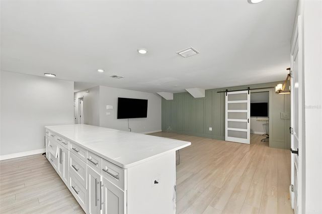 1151 55TH AVENUE S, St Petersburg, FL 33705