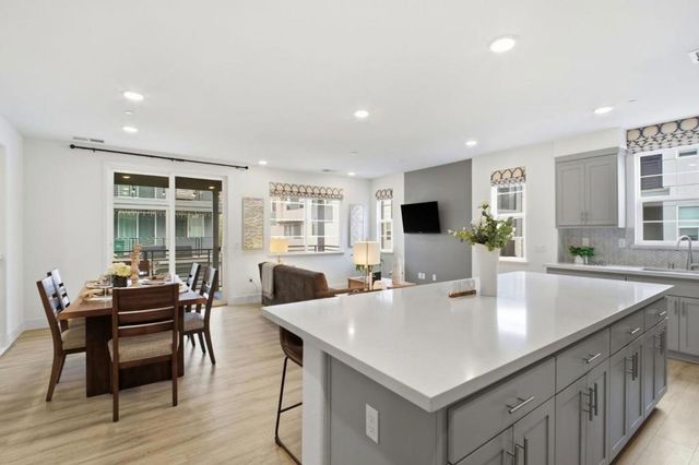 385 Line Street, Hayward, CA 94544