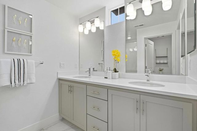 385 Line Street, Hayward, CA 94544