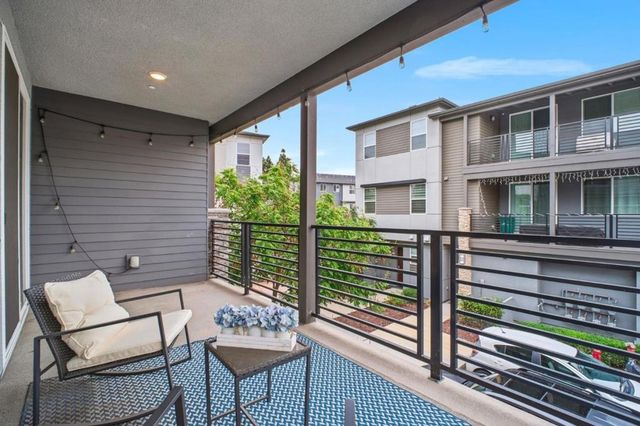 385 Line Street, Hayward, CA 94544