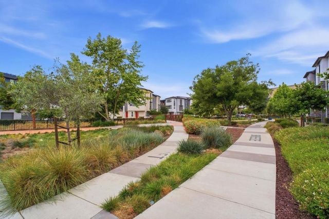 385 Line Street, Hayward, CA 94544