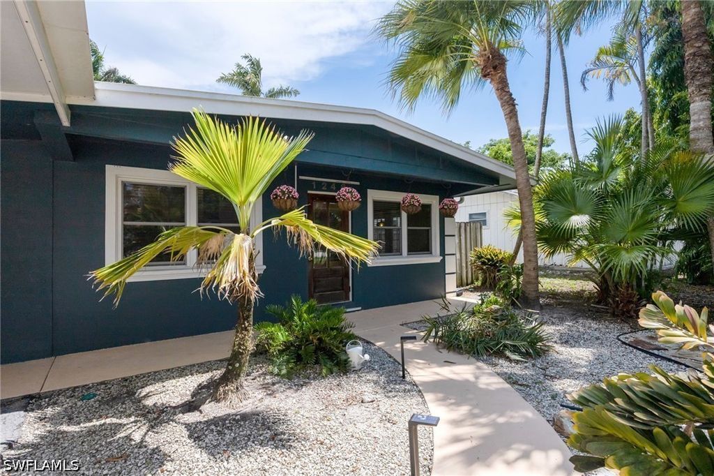 1248 Frank Whiteman BLVD, Naples, FL 34103