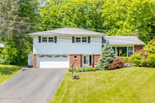 26 Judd Lane, North Greenbush, NY 12198