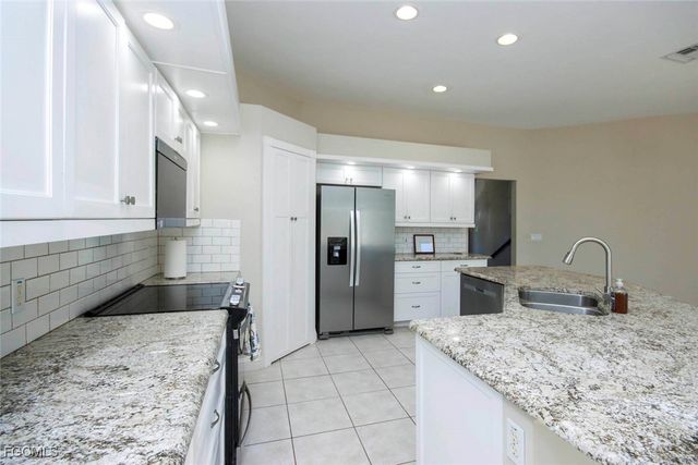 717 Gopher Walk WAY, Sanibel, FL 33957