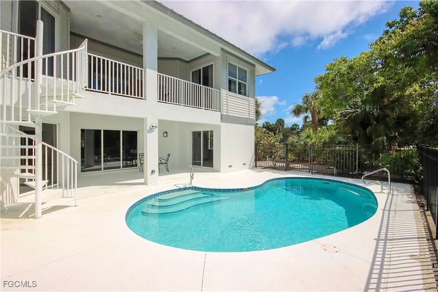 717 Gopher Walk WAY, Sanibel, FL 33957