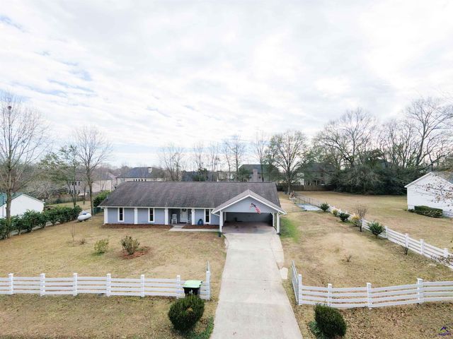 210 Oak Ridge Dr, Byron, GA 31008