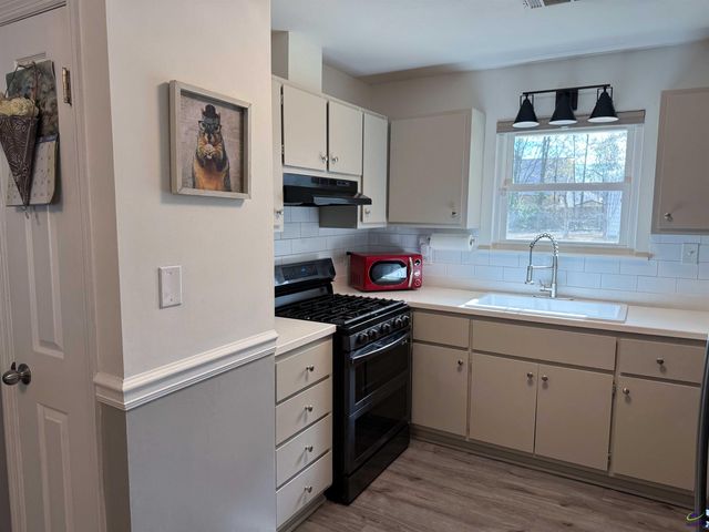 210 Oak Ridge Dr, Byron, GA 31008