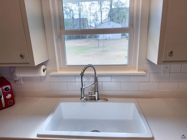 210 Oak Ridge Dr, Byron, GA 31008