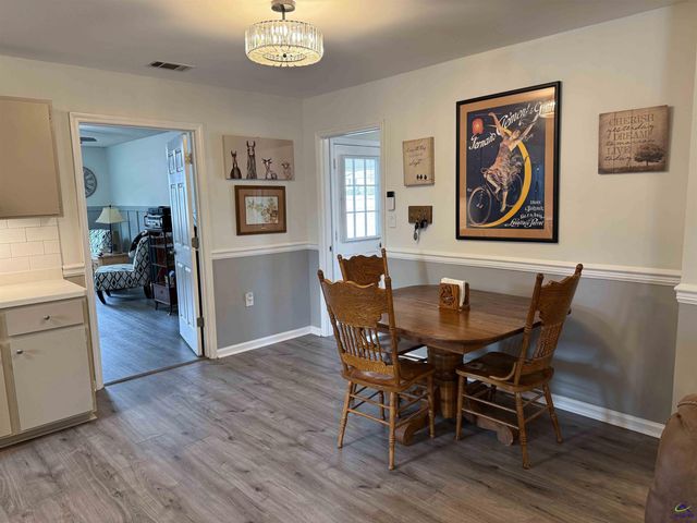 210 Oak Ridge Dr, Byron, GA 31008