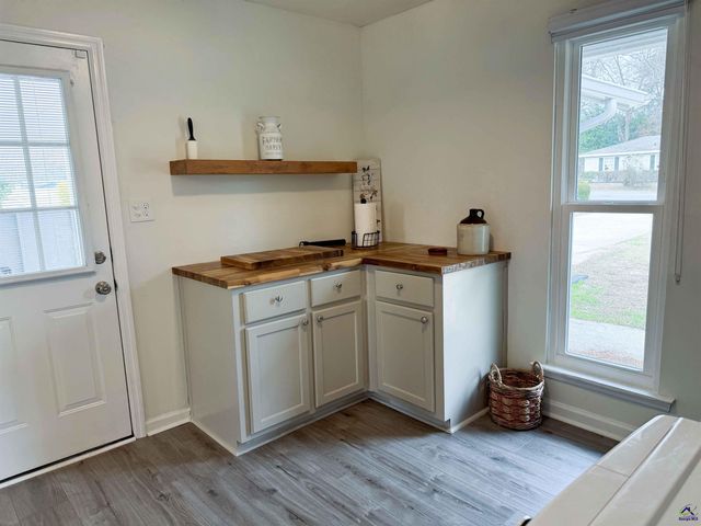 210 Oak Ridge Dr, Byron, GA 31008