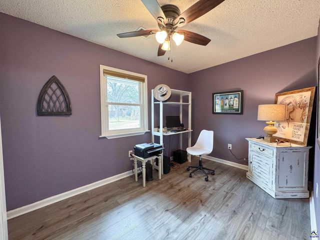 210 Oak Ridge Dr, Byron, GA 31008