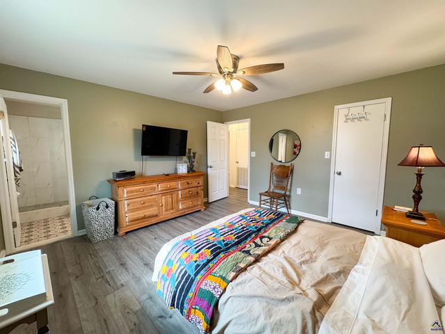 210 Oak Ridge Dr, Byron, GA 31008