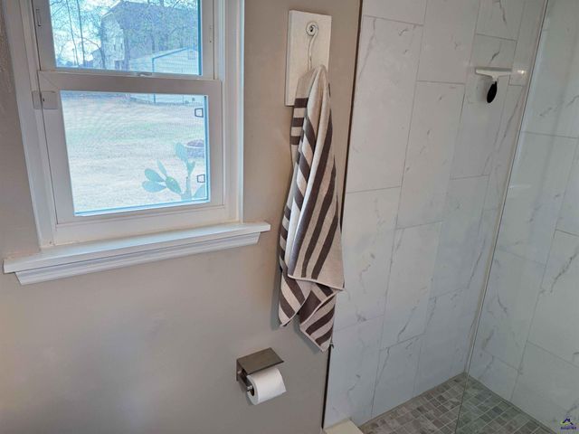 210 Oak Ridge Dr, Byron, GA 31008