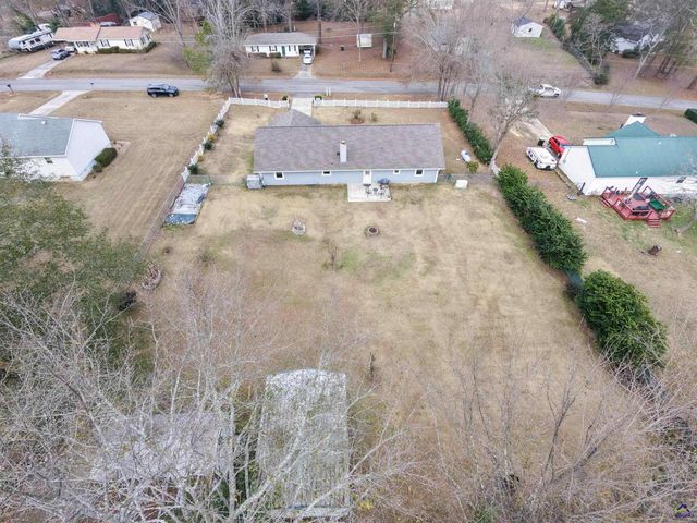 210 Oak Ridge Dr, Byron, GA 31008