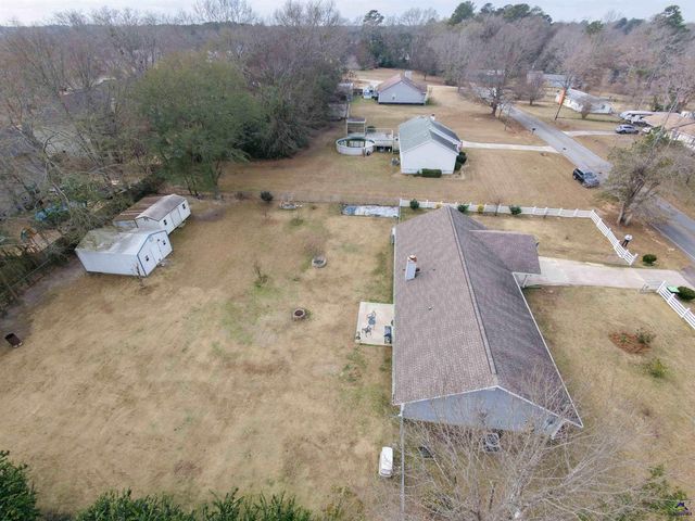 210 Oak Ridge Dr, Byron, GA 31008