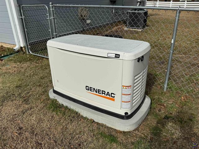 210 Oak Ridge Dr, Byron, GA 31008