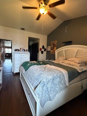 32 Denwil Ct, Sacramento, CA 95824