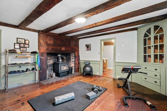 45 Taylor St, Pembroke, MA 02359