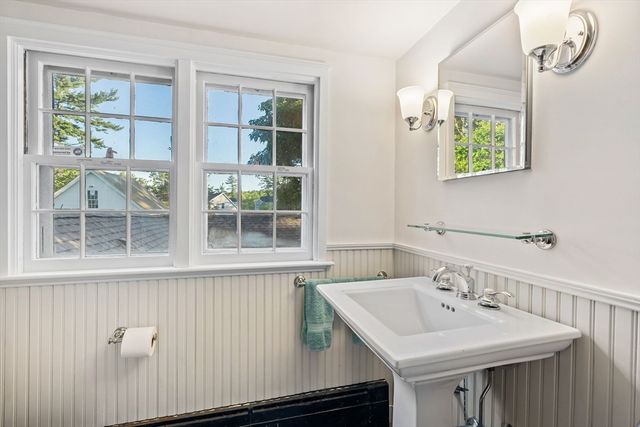 45 Taylor St, Pembroke, MA 02359