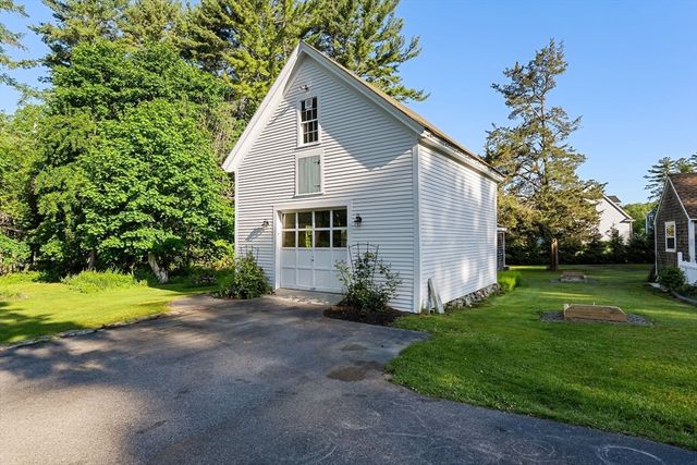 45 Taylor St, Pembroke, MA 02359