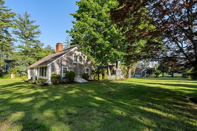 45 Taylor St, Pembroke, MA 02359