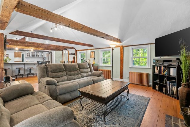 45 Taylor St, Pembroke, MA 02359