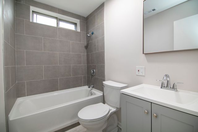 4301 Greenbrier Lane, Richton Park, IL 60471