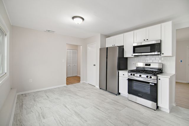 4301 Greenbrier Lane, Richton Park, IL 60471