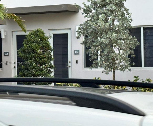 10270 NW 66 ST 105, Doral, FL 33178