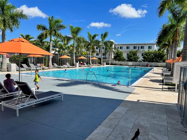 10270 NW 66 ST 105, Doral, FL 33178