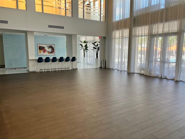10270 NW 66 ST 105, Doral, FL 33178