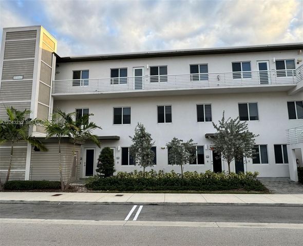 10270 NW 66 ST 105, Doral, FL 33178