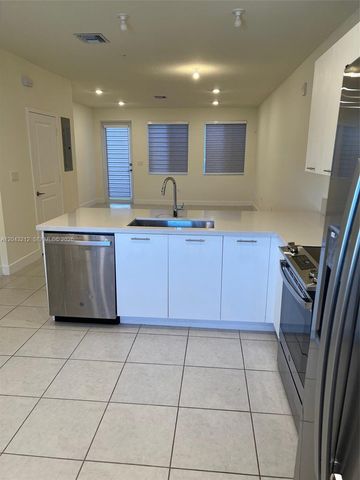 10270 NW 66 ST 105, Doral, FL 33178